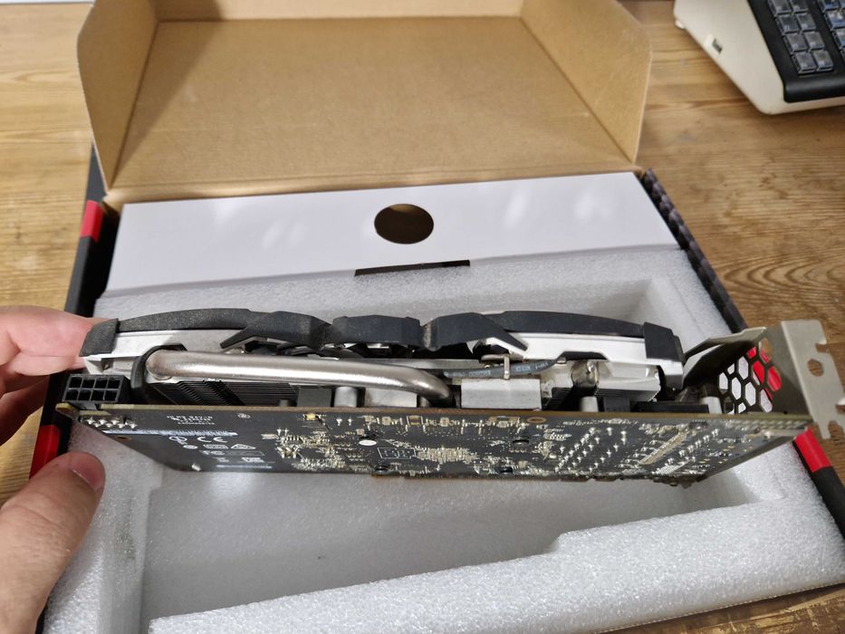 Karta graficzna MSI Radeon RX 570 ARMOR OC 8 GB (3947)