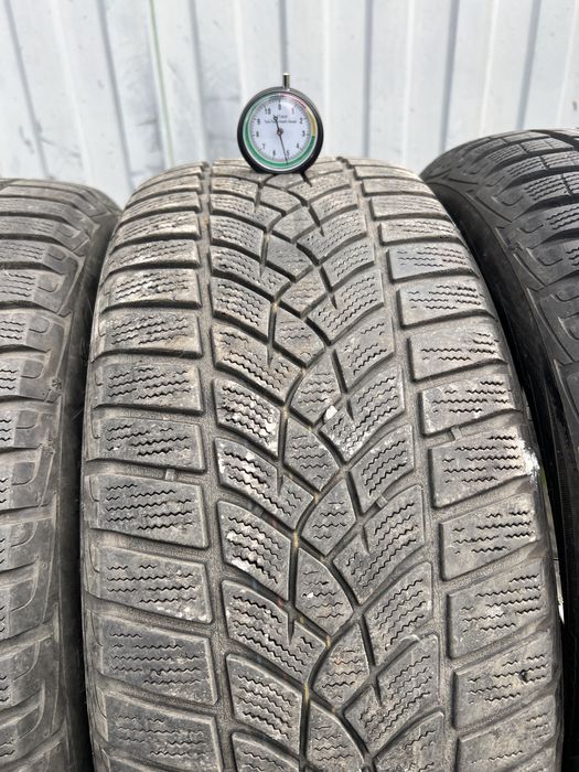 Комплект шин Goodyear EfficientGrip Performance 215/55/16