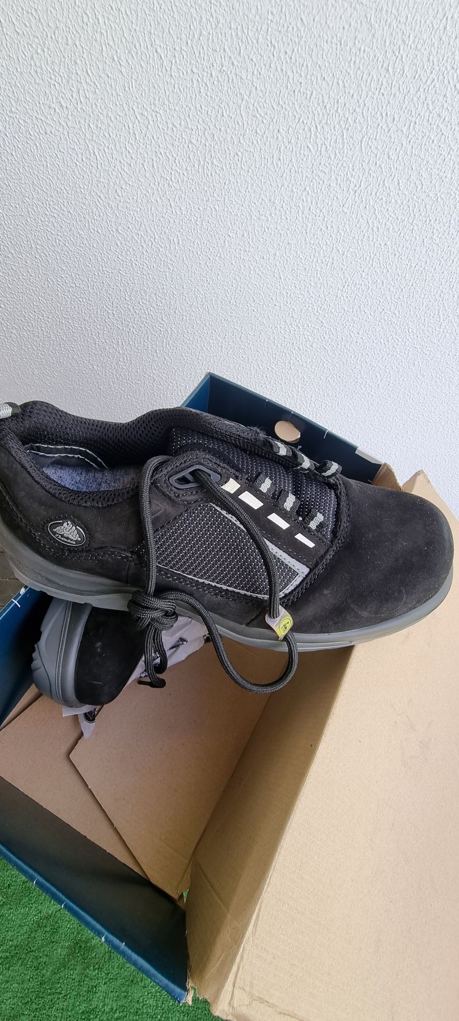 Sapatos Segurança NOVOS.