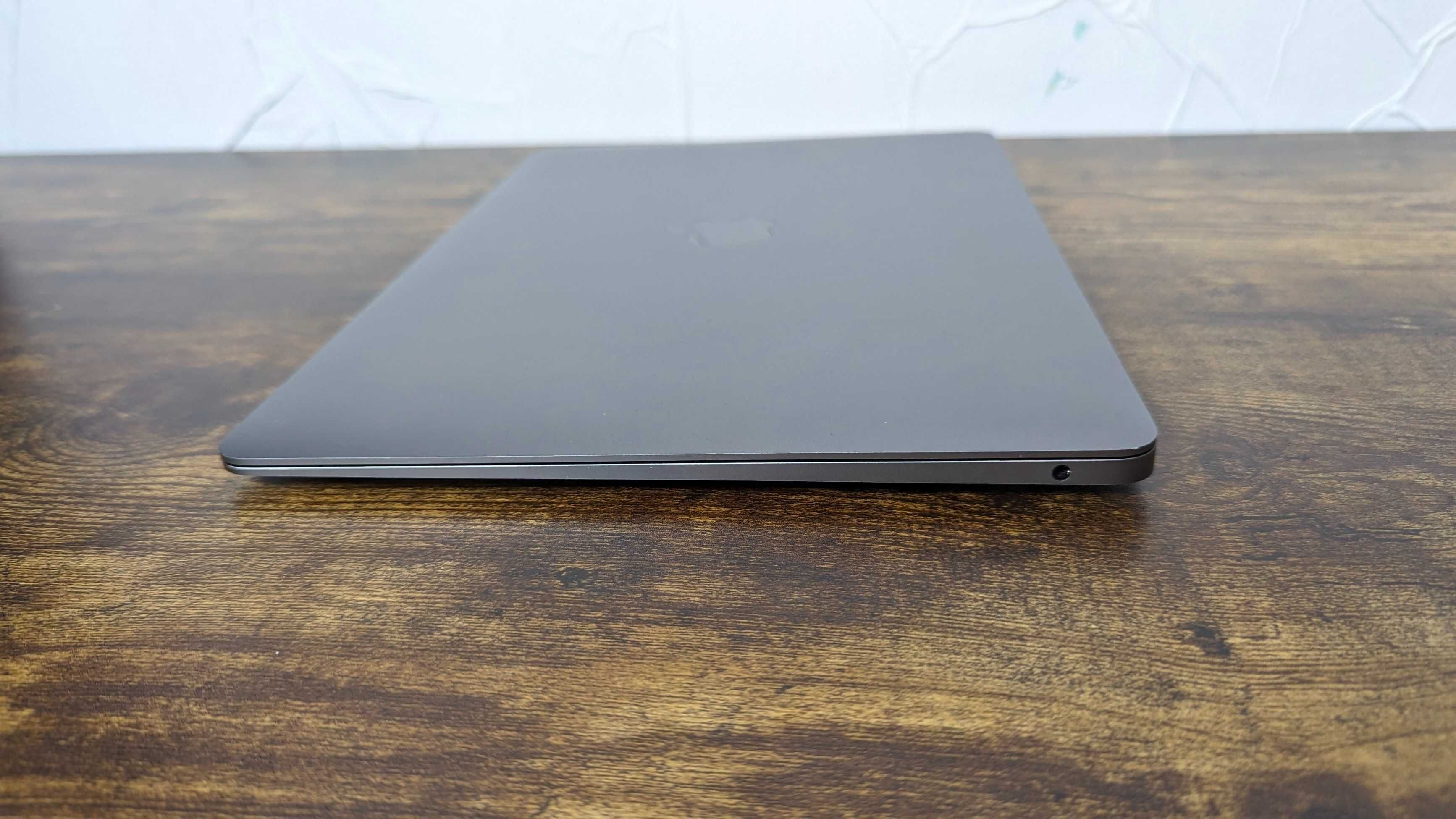 MacBook Air 2018 Space Grey | 186 циклів| (і5, 8/256gb, Retina)