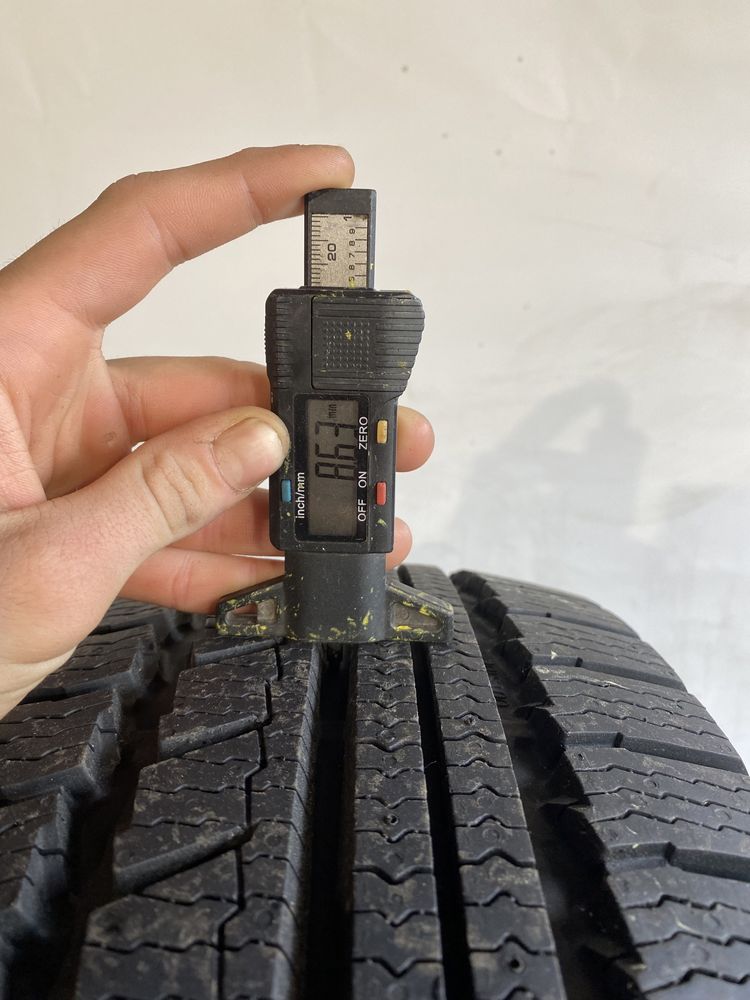 Opona pojedyncza 215/65/16 C Nokian WR C