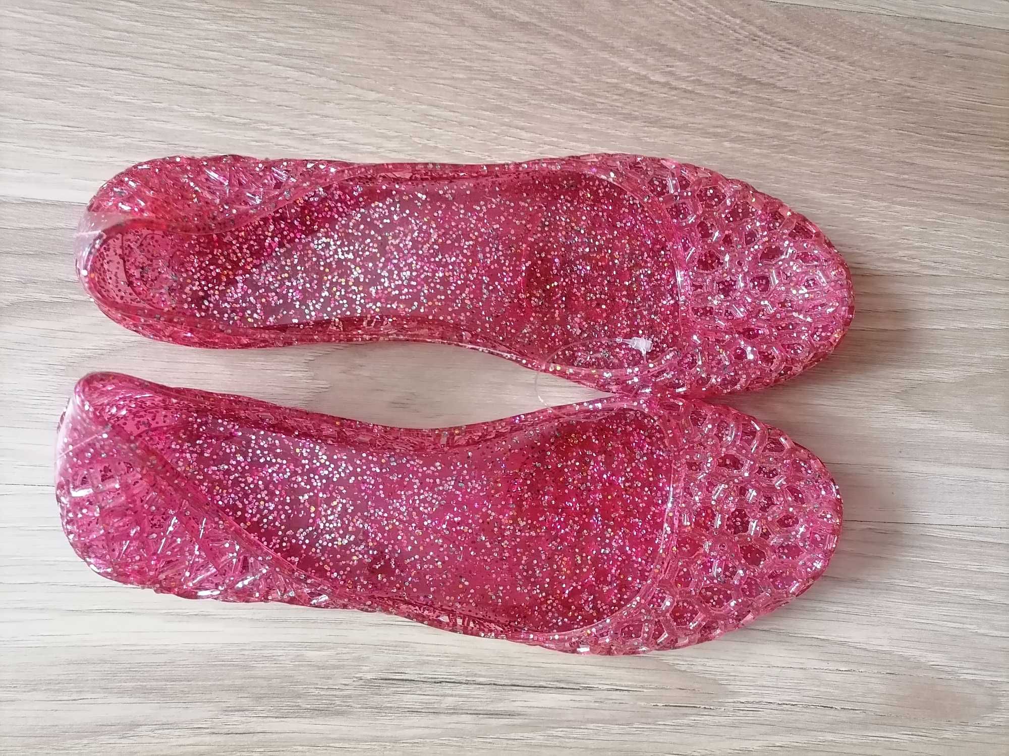 Nowe gumowe baleriny