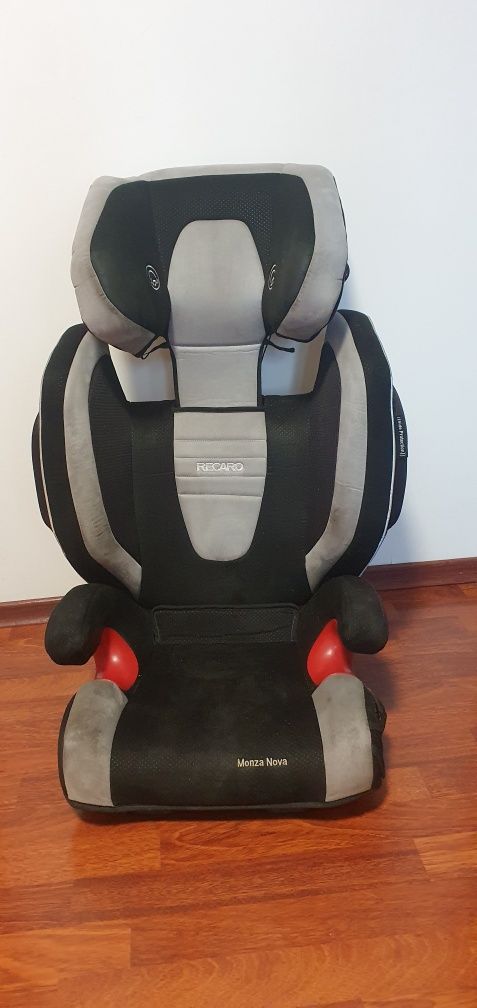 Автокресло Recaro Monza Nova Seatfix для ребёнка от 3 до 12 лет