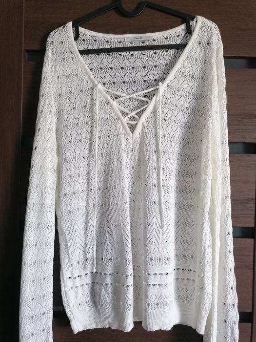 Lekki, dzianinowy biały sweterek XL