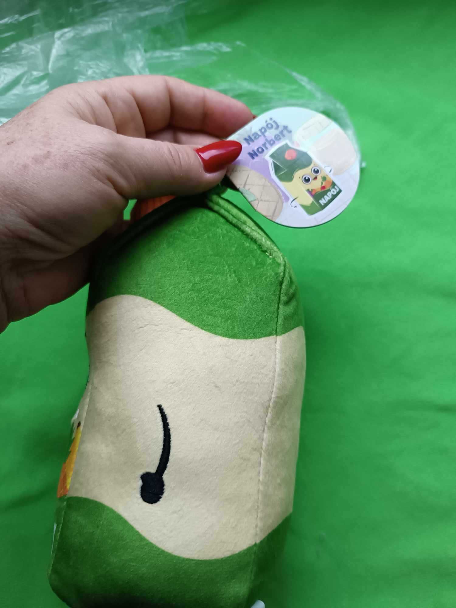 "Napój Norbert" - nowa z metkami maskotka z biedronkowej kolekcji.