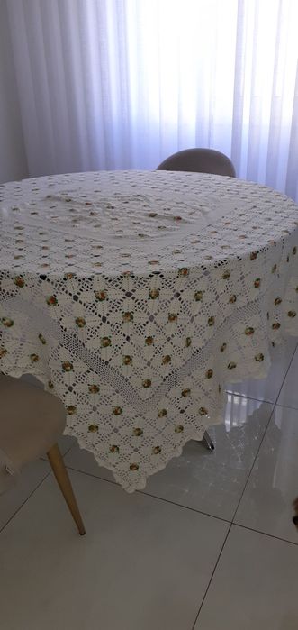 Toalha de mesa em renda artesanal