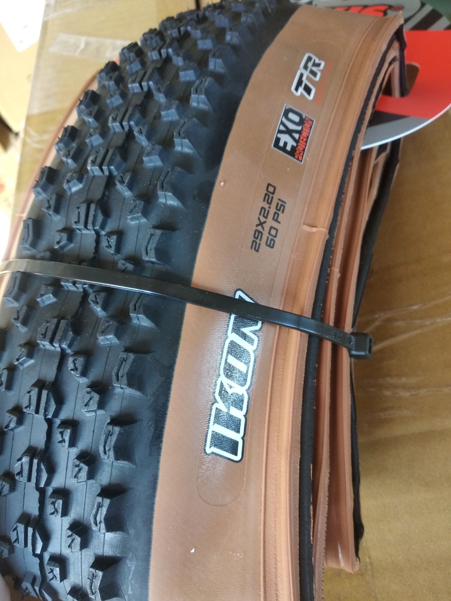 Покрышка Maxxis Ikon 26 29 27.5 Tanwall TR Skinwall на велосипед