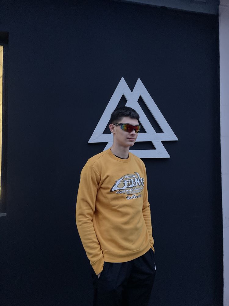 Світшот Levis Розмір М під вінтаж