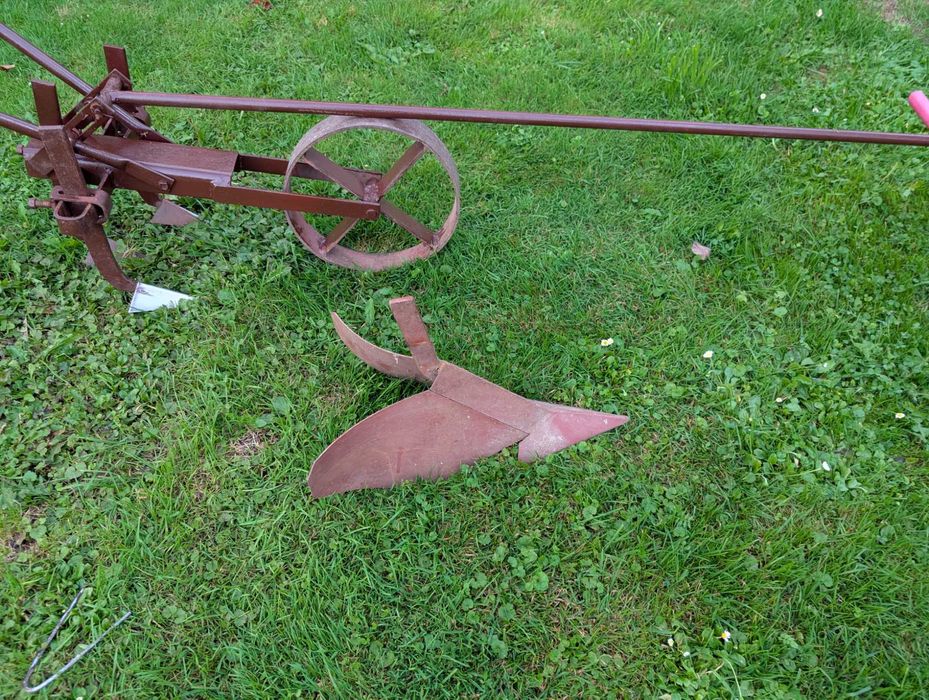 Ручний одноколірний плуг