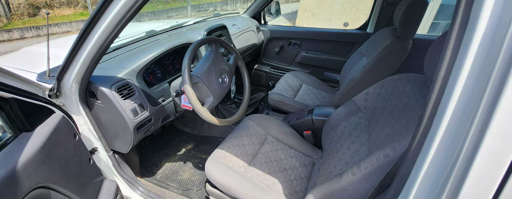 Nissan 2.5DI Muito bom estado