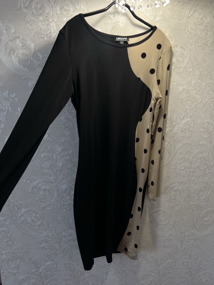 Сукня відомого бренду DKNY