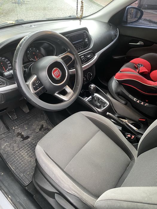 Fiat Tipo 2016 року випуску