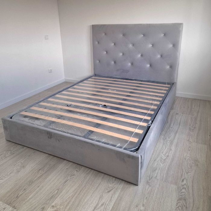 Camas De Casal Estofadas Top de Gama 190x140m Estrado Incluído 199€ !!