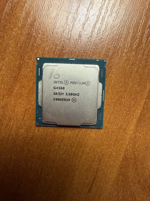 Процесор Intel Pentium G4560