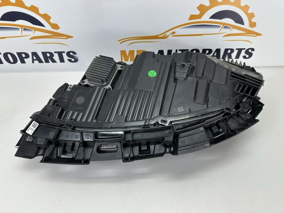 Фара права EU tesla model  3 highland