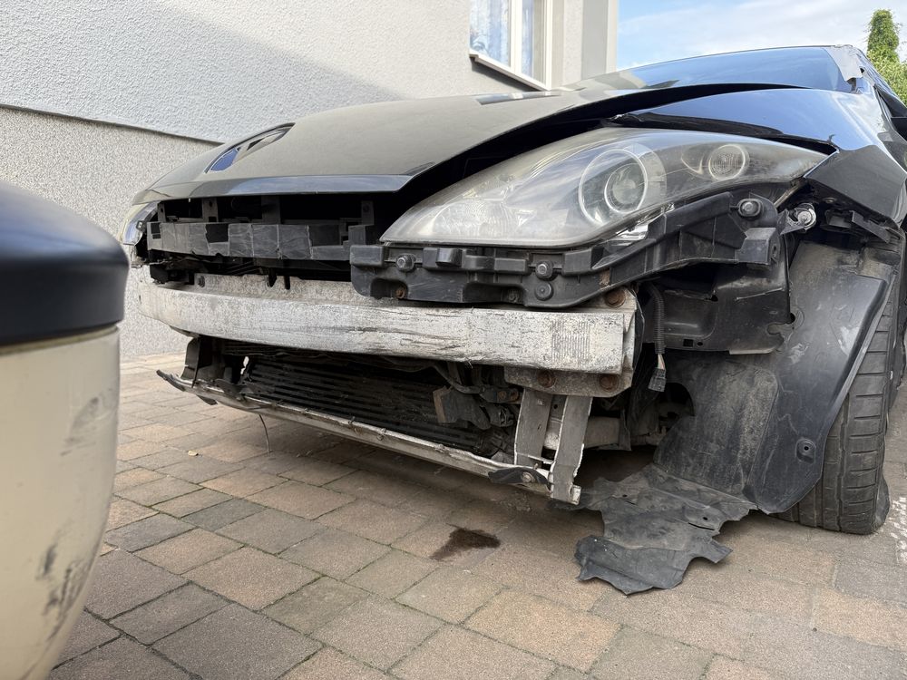 Renault Laguna Coupe uszkodzone