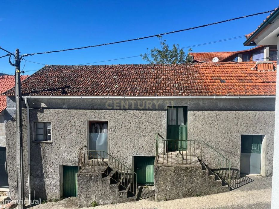 Moradia no centro de Cinfães
