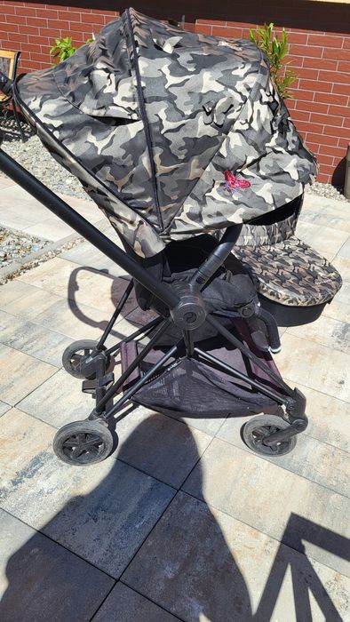 Cybex Mios 1.0 Butterfly
Fotelik Cybex Cloud Q + baz
Fotelik Cy