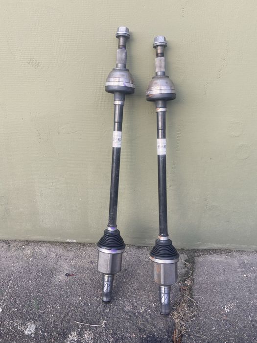 Задня Полуось Tesla Model У, оригинал 6тис пробега 2024г