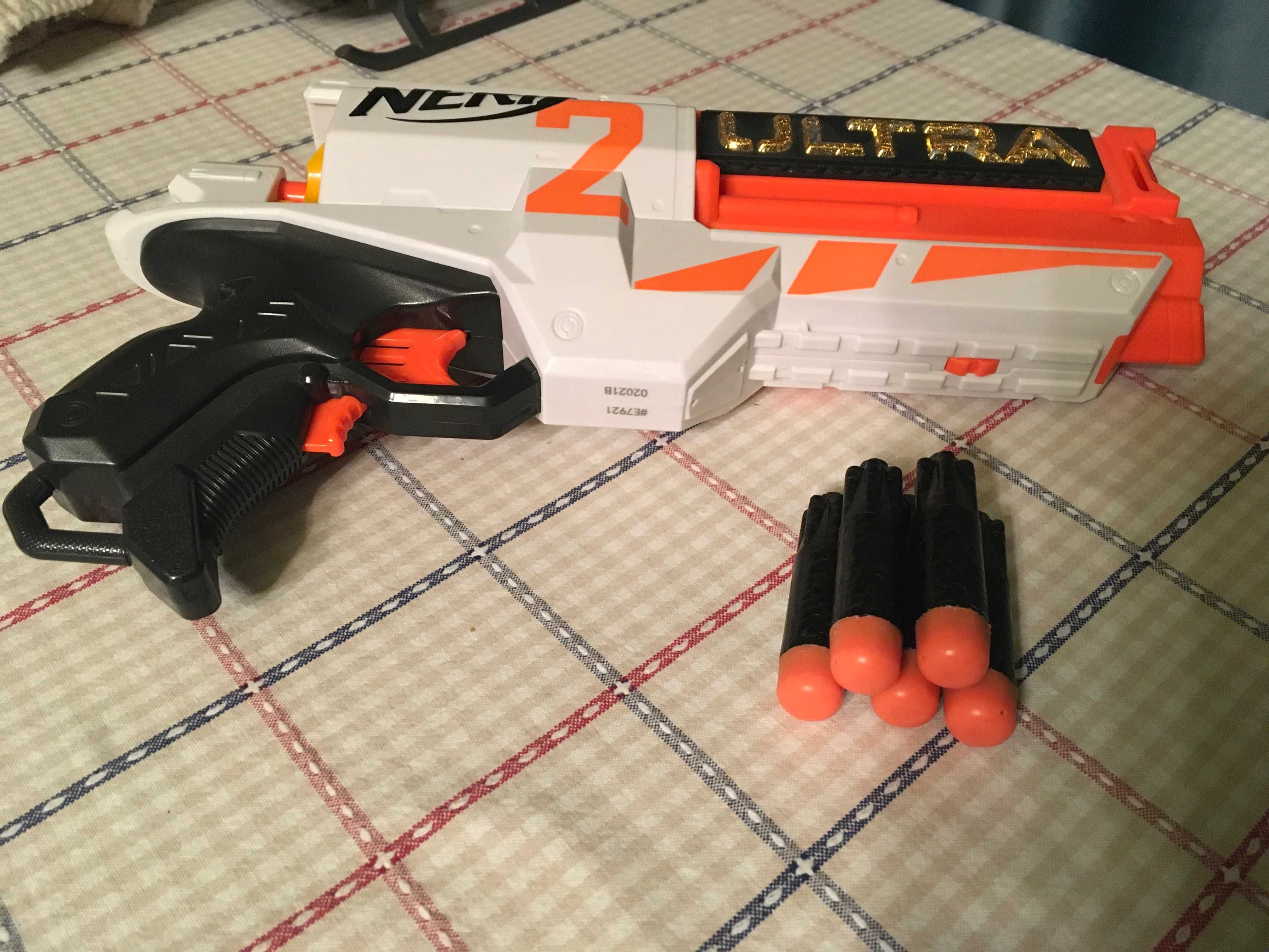 NERF ULTRA 2 Rewolwer z 5 strzałkami