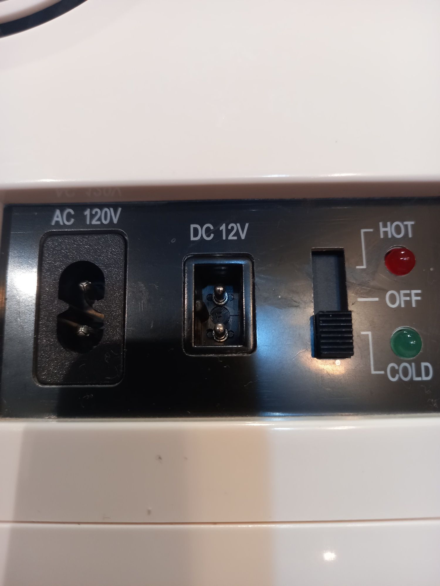 Продам автомобильный холодильник IceboxPluse FM-15-AC-120