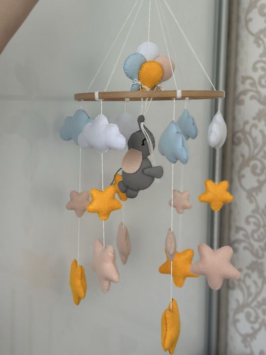 Мобіль ручної роботи новий з фетру