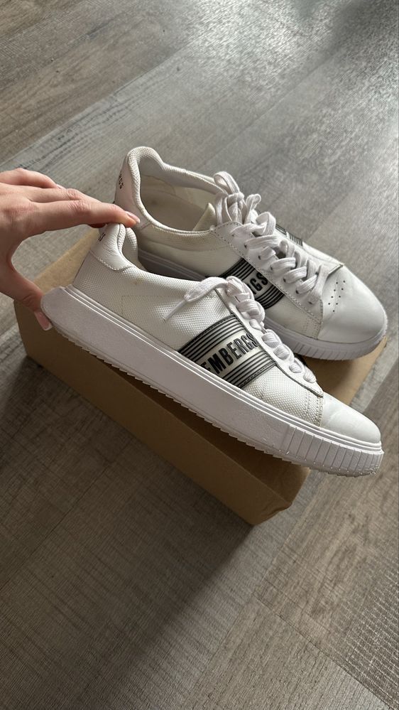 Białe buty Bikkembergs