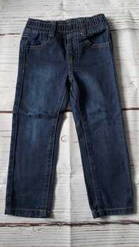 3 pary spodni jeansowych w rozmiarach 98-105