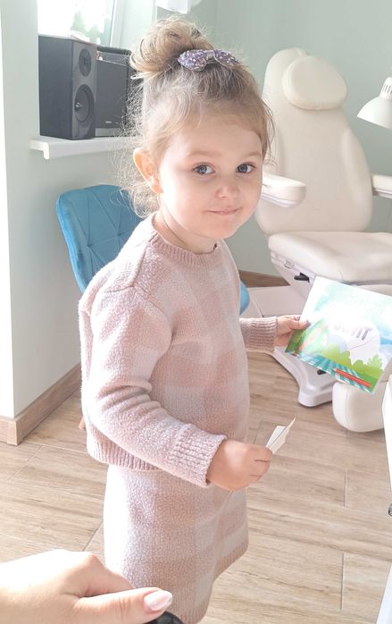 Śliczny komplecik dla dziewczynki + gratis