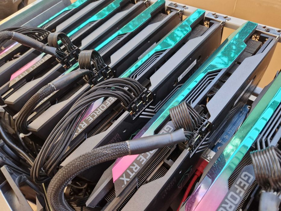 2 Rigs de mineração com 6 3080Ti's