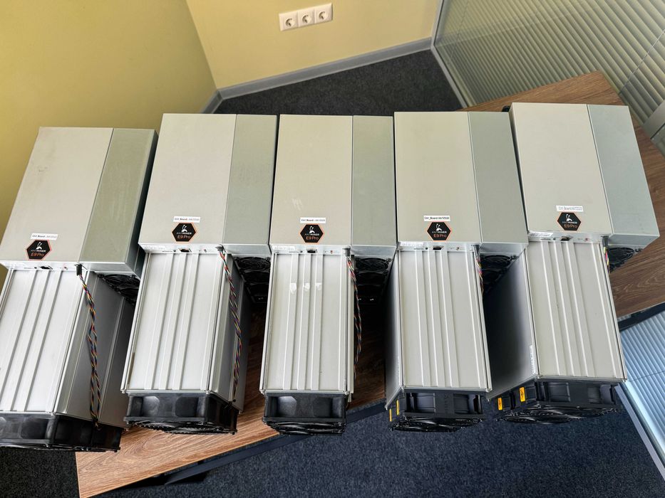 НАЯВНІСТЬ! Майнери Antminer E9 Pro 3580 Mh 2200 Вт Asic Bitmain