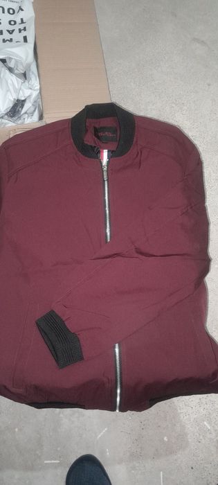 Malas, roupas e outros artigos