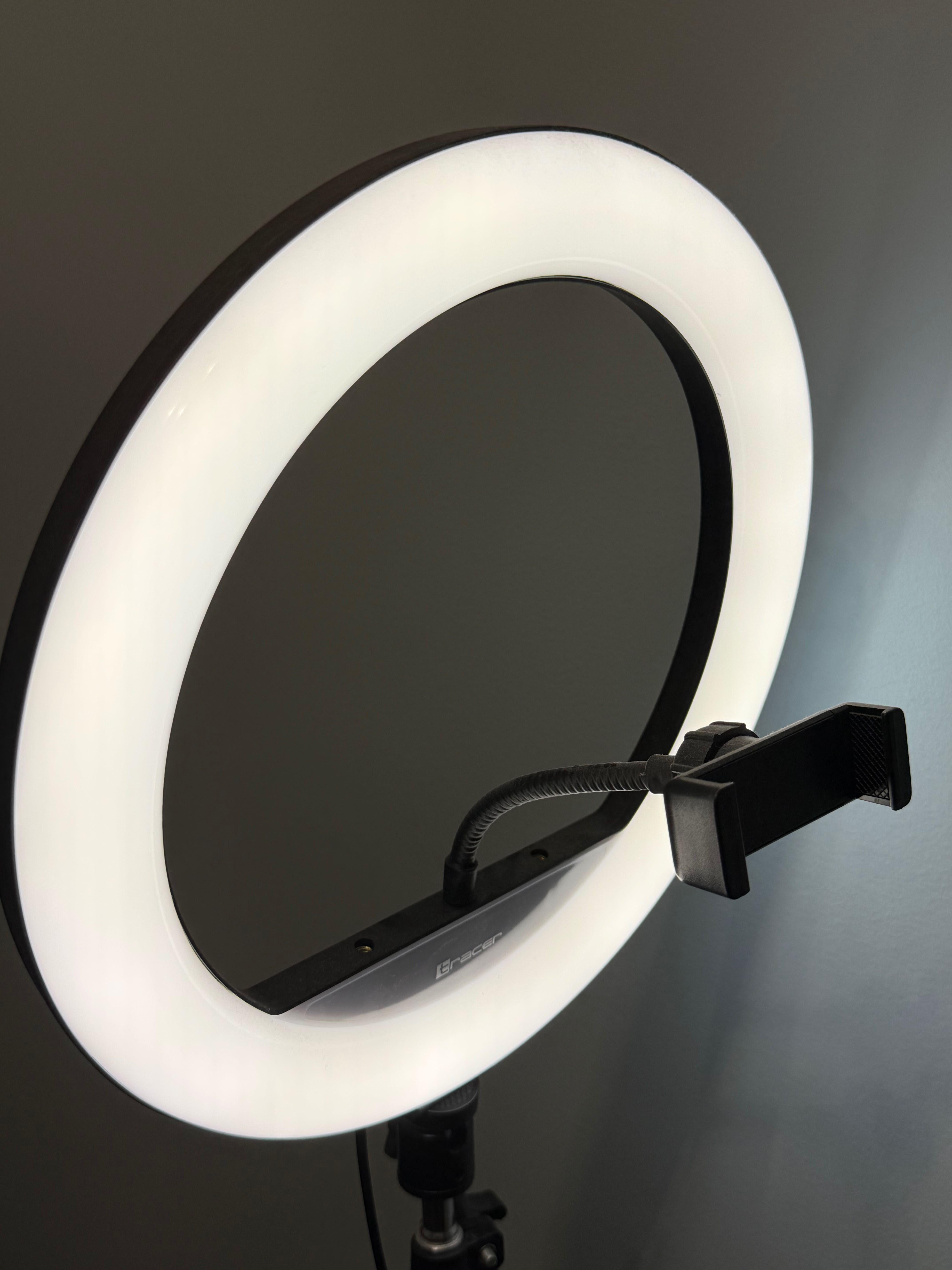 Nowiutka Lampa Pierścieniowa LED Ring