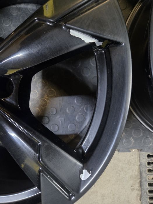 Felgi Aluminiowe 5x112 8Jx18 ET 39 Audi A4 A5 A6 Q5