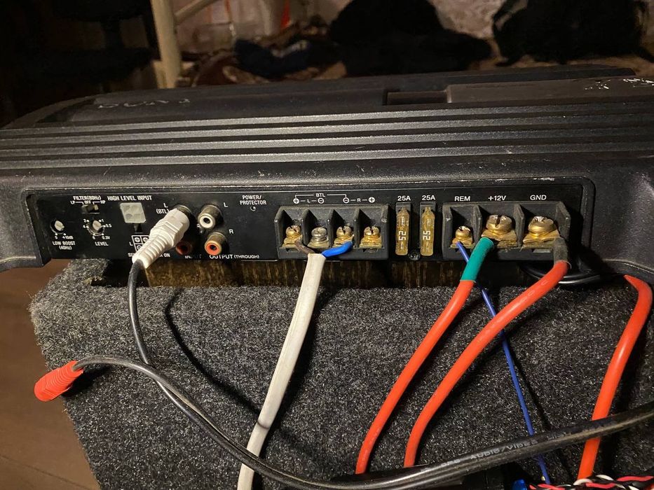 Сабвуфер автомобильный + усилитель