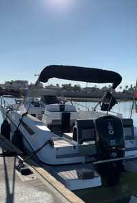 Barco Karnic SL 601 impecável