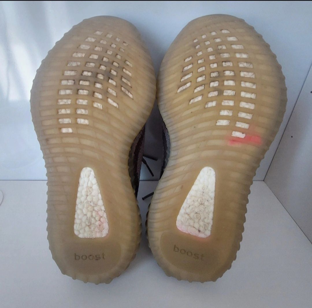 Ténis Adidas Yeezy Boost 350 V2 beluga