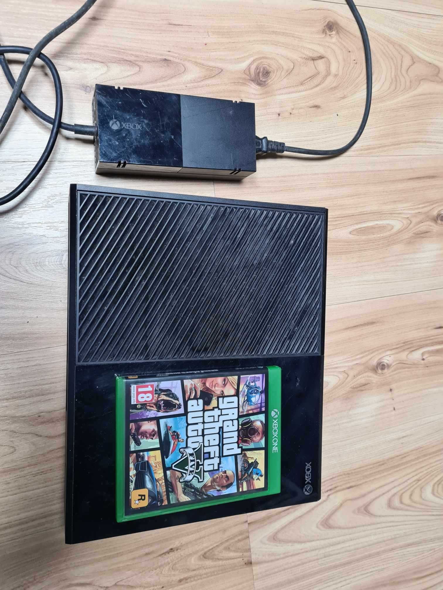 Konsola xbox one 500gb +pad +gra gta5