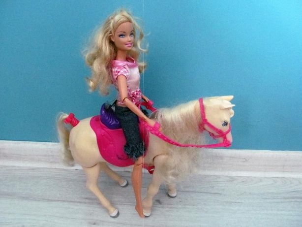 Lalka Barbie i konik
