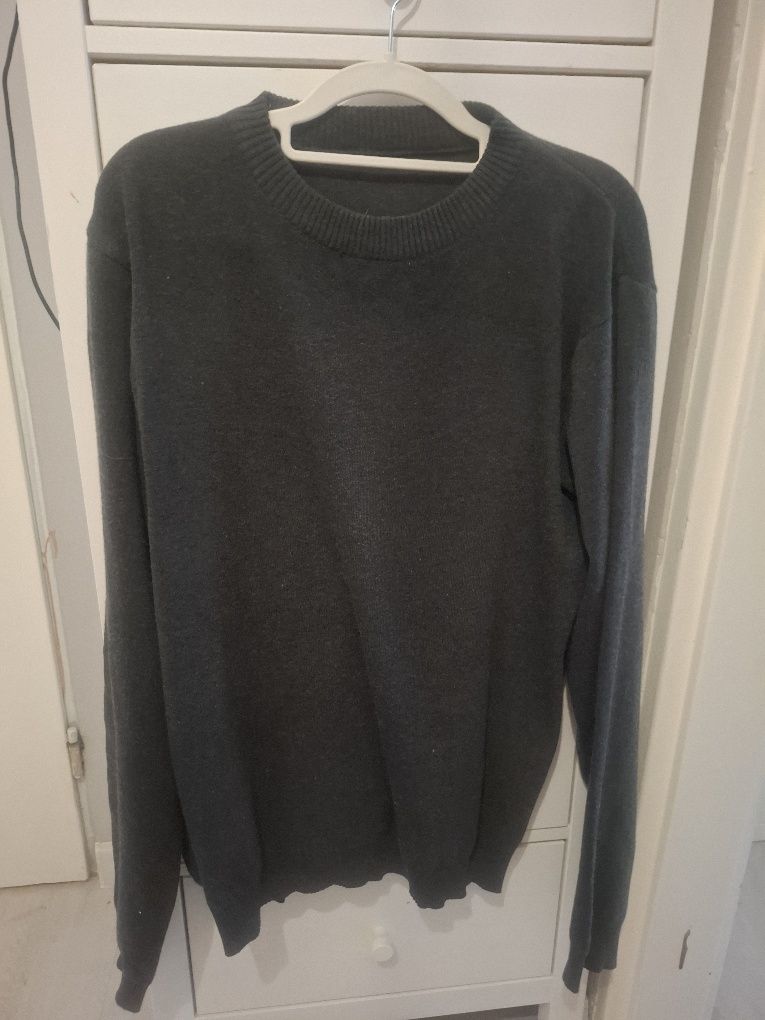 Sweter czarny rozmiar XL