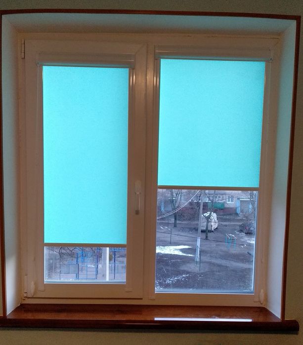 Рулонные шторы, тканевые ролеты день-ночь.