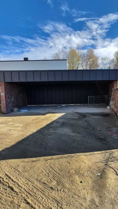 Продаж сучасного будинку в затишній локації.