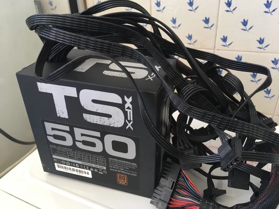 Fonte XFX TS 550W para pc gaming