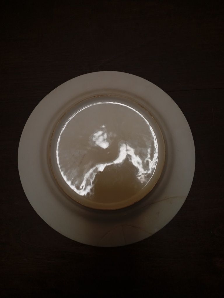 Prato em porcelana