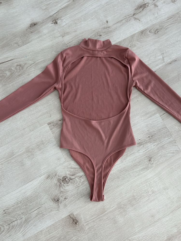 Body odkryte plecy S 36