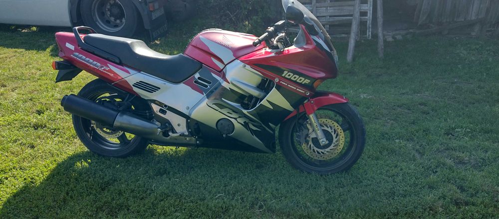 Honda CBR 1000F 1000 F Dual