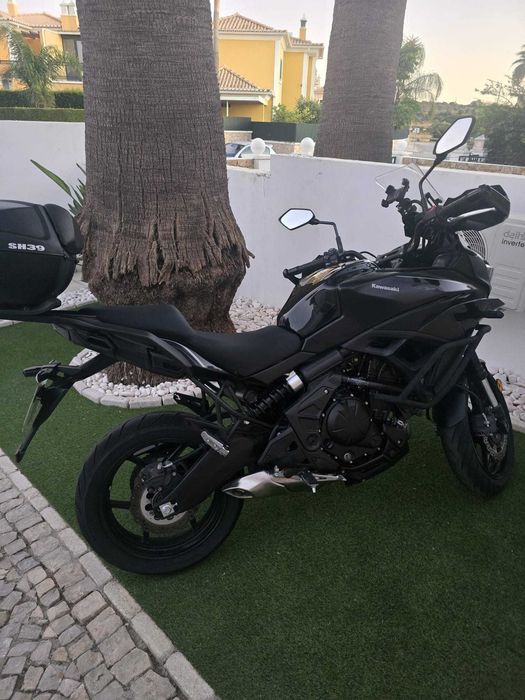 Kawasaki Versys 650 – Ano 2024 – Preta | Como Nova!