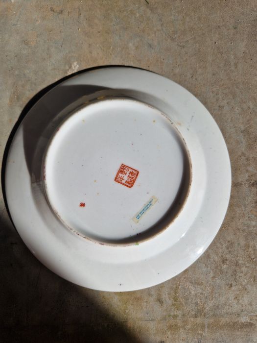 Pratos decorativos  aprox 17cm