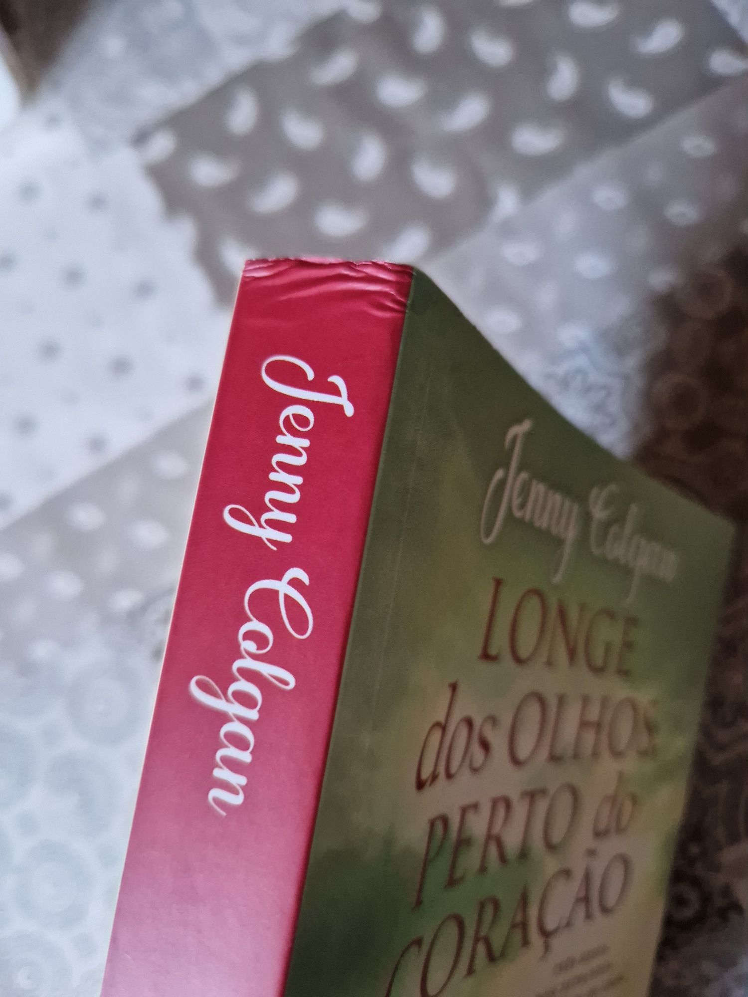 Longe dos olhos, perto do coração