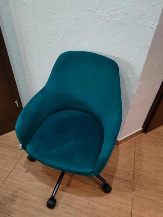 fotel obrotowy welurowy